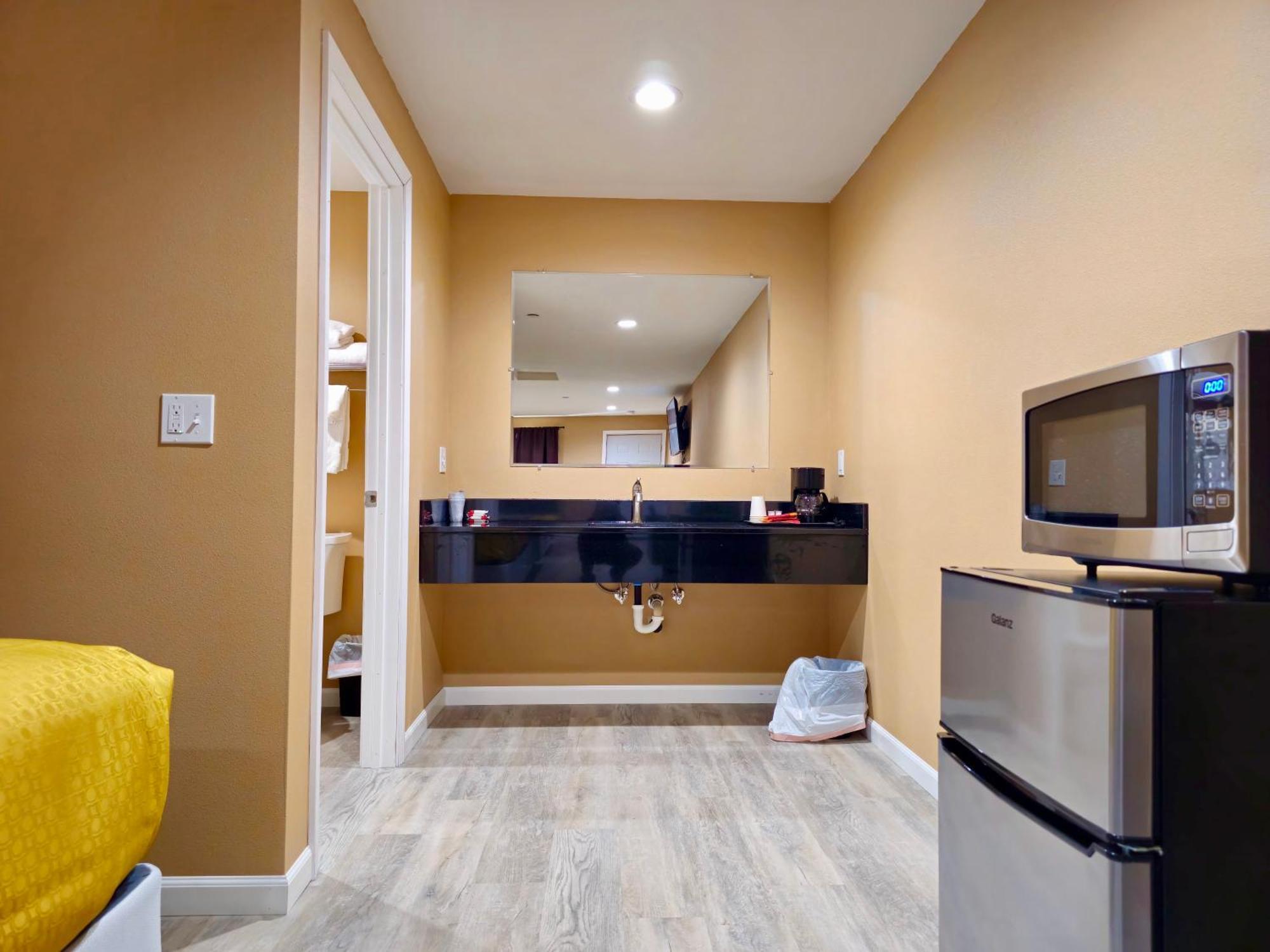 Far West Cabin-Tiny Homes Rental Forks Exterior photo