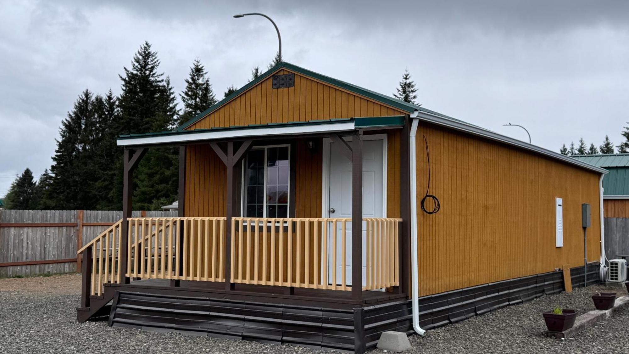 Far West Cabin-Tiny Homes Rental Forks Exterior photo